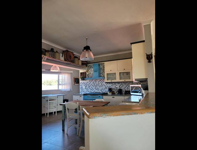 4 BEDROOM HOUSE FOR SALE IN STRAND SOUTH